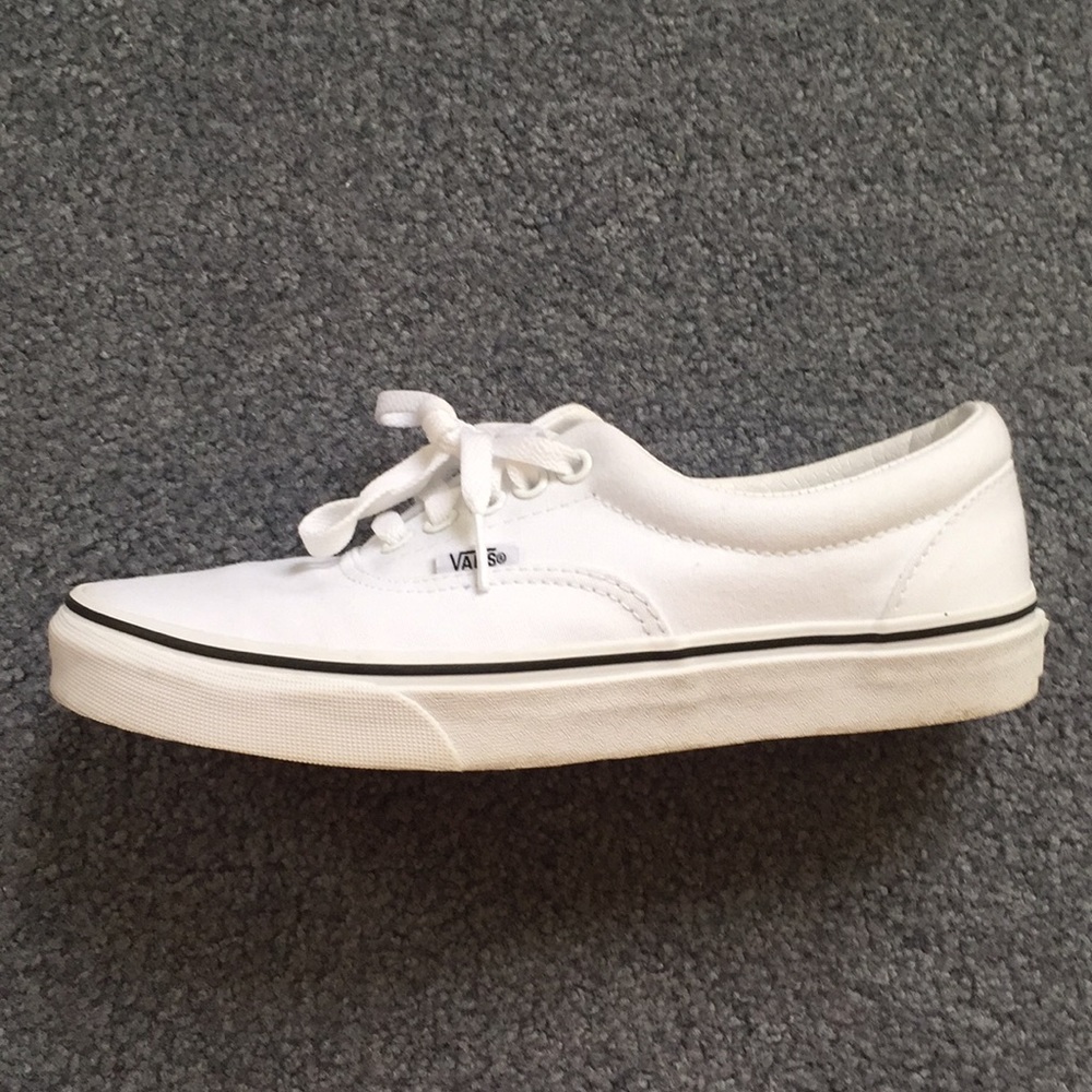 Women’s 8.5 White Lace up Vans